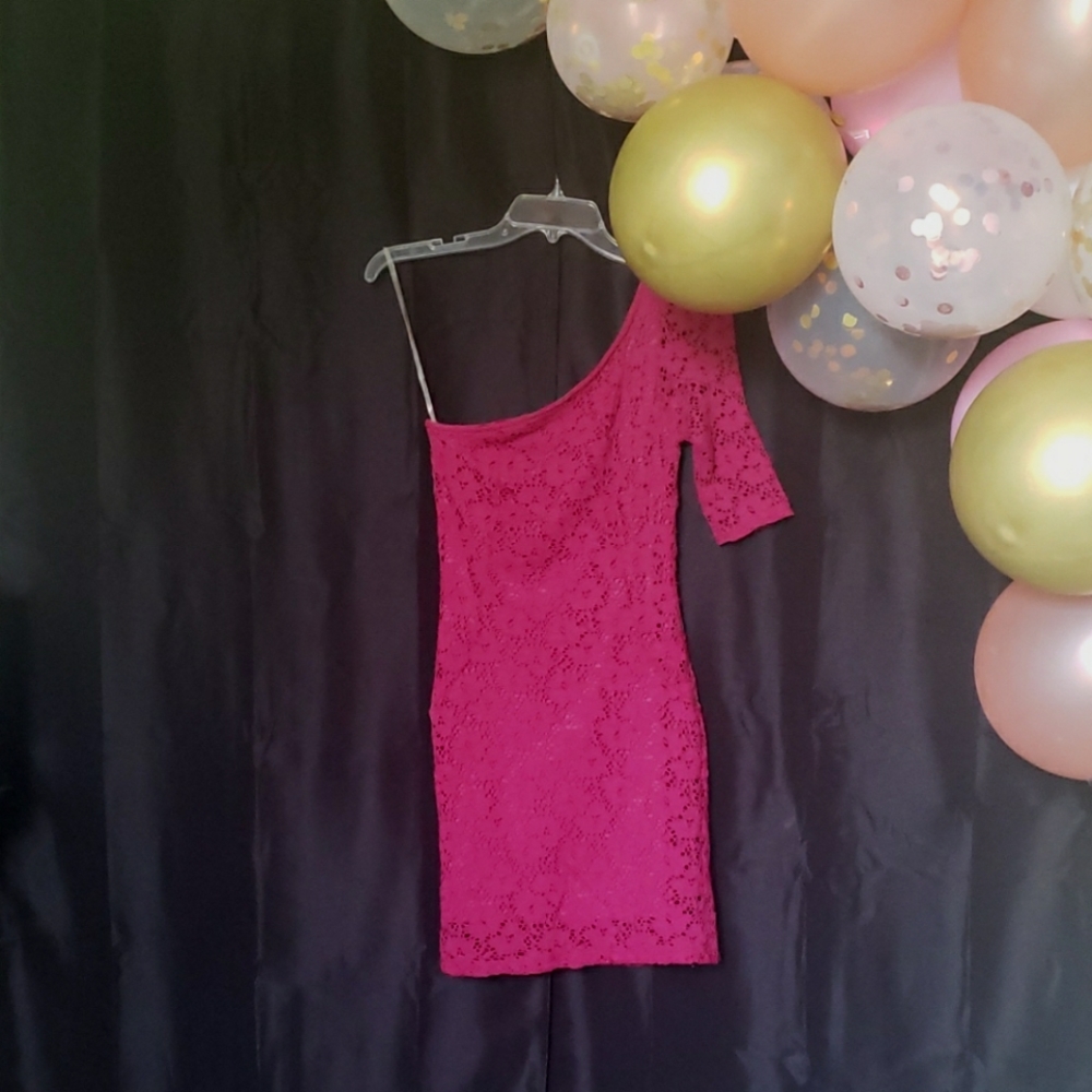 Body Central fuchsia lace one shoulder dress